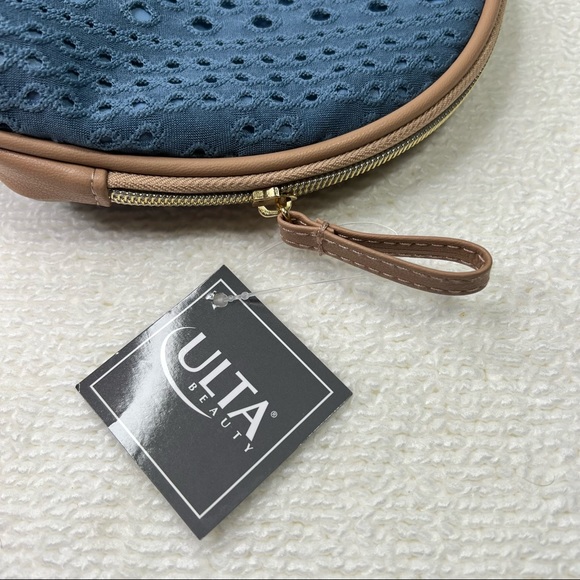 🎁Pick 5 for $25🎁 Large ULTA Makeup Bag - Picture 2 of 6